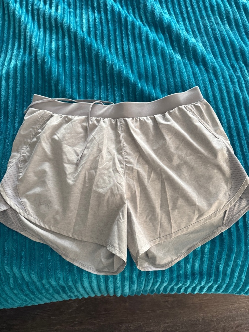Under Armour Women's Light Gray Athletic Running Shorts
